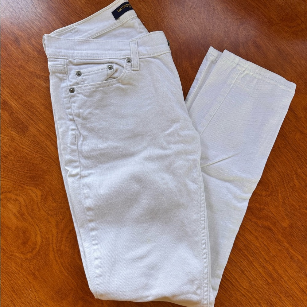Levi's Too Superlow Straight Leg 524 White Jeans Classic Style Juniors size 9